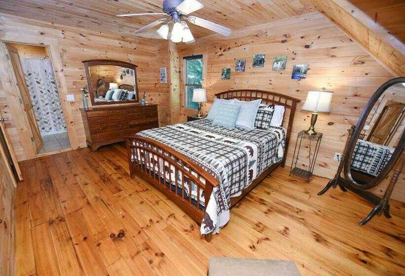 Private, Nature, Jetted Tub, Fire Pit, Easy Access. Great Family Vacation Property!