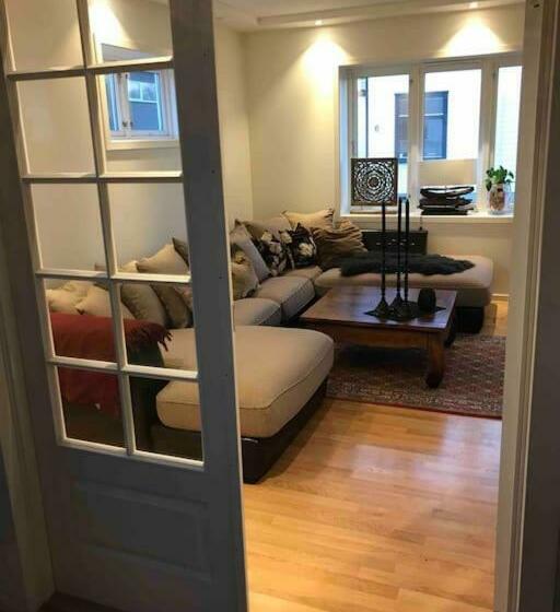 Stort Hus I Porsgrunn Sentrum Med Gangavstand Til Alt & Gratis Parkering Til Flere Biler