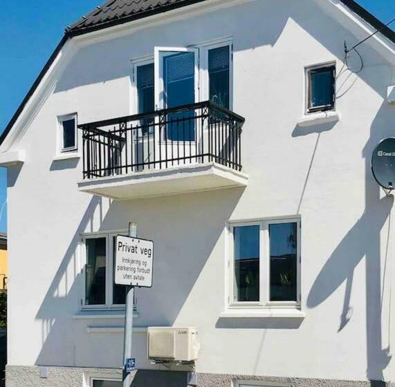 Stort Hus I Porsgrunn Sentrum Med Gangavstand Til Alt & Gratis Parkering Til Flere Biler