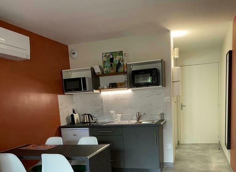 Studio Tout Confort Climatisé Wifi