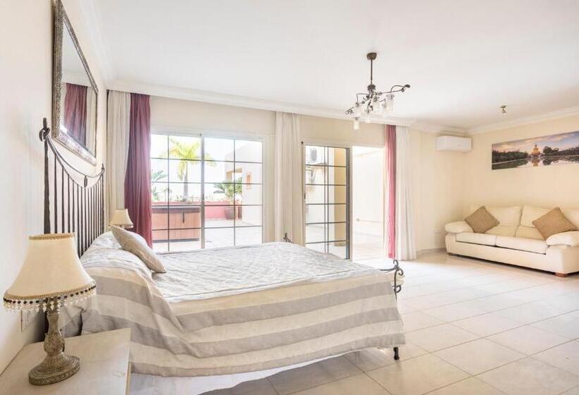 Terrazas Del Duque Sunset Apartment