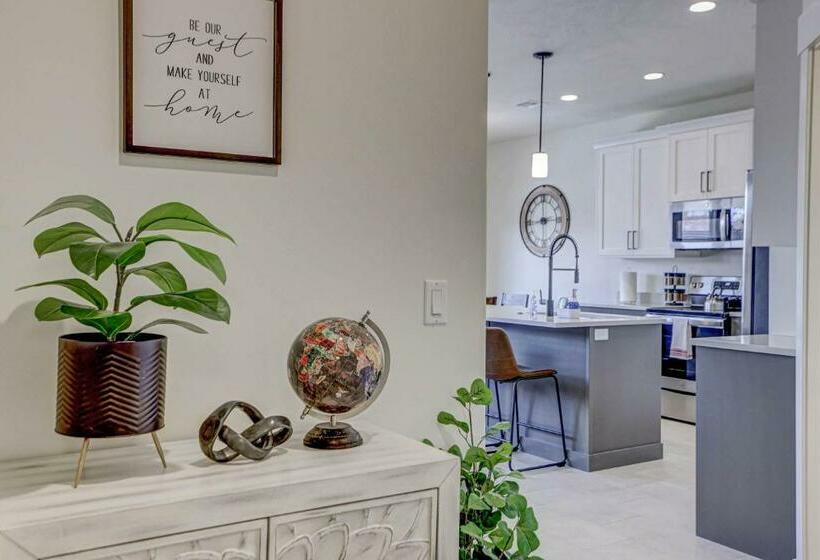 Townhome Desert Dlux