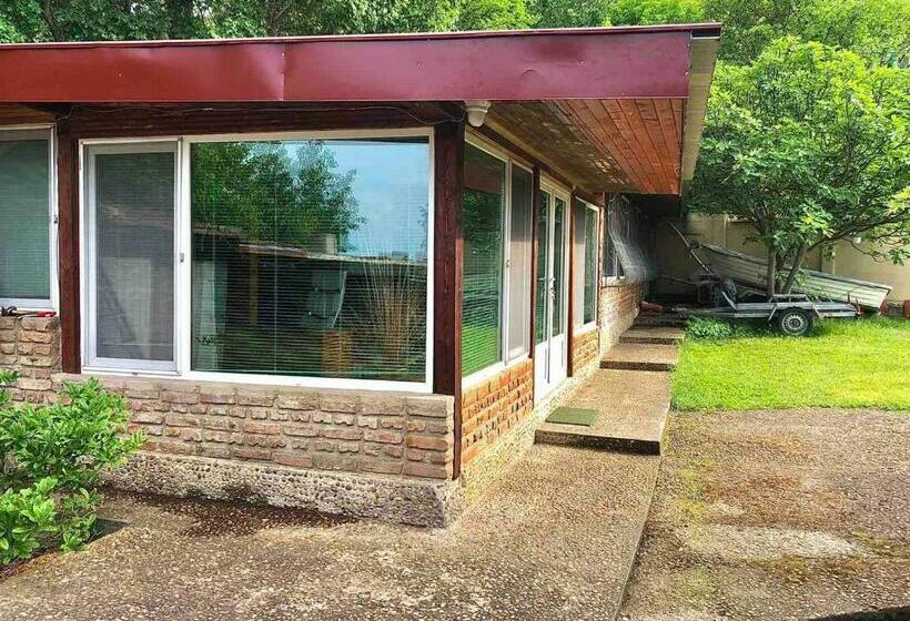 самостоятелна къща за гости на 10 минути от плажа