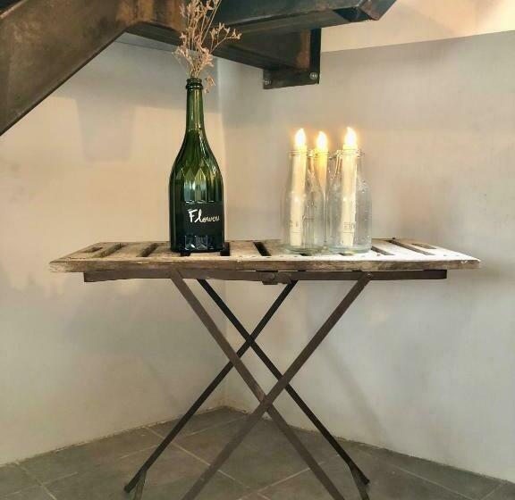 Collias, Jolie Maison De Village Typique + Parking