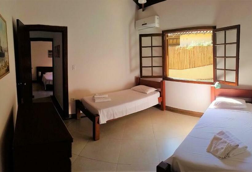 Condominio à 100m Da Praia, Piscina, Churrasqueira