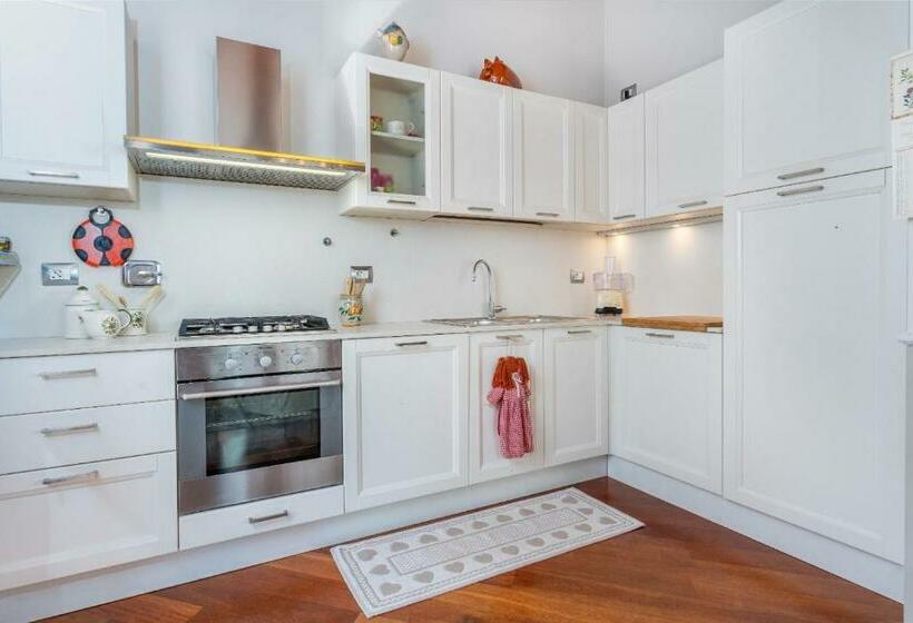 Da Dede Cozy Apt With Terrace And Private Parking!