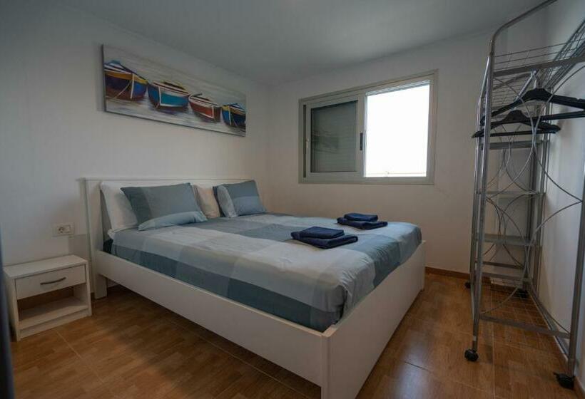 Frontline: 2 Bedrooms, Incredible Views With Large Terrace