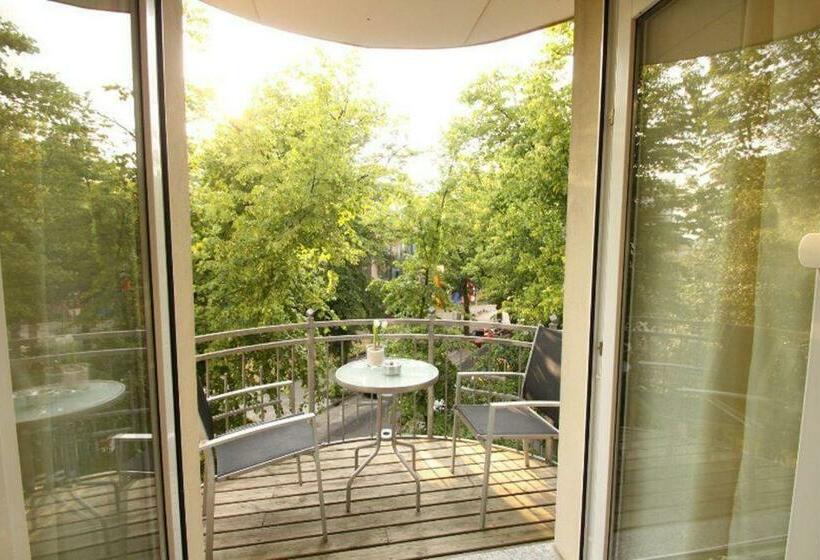 Heinrich Heine Straße App 09   Parkblick