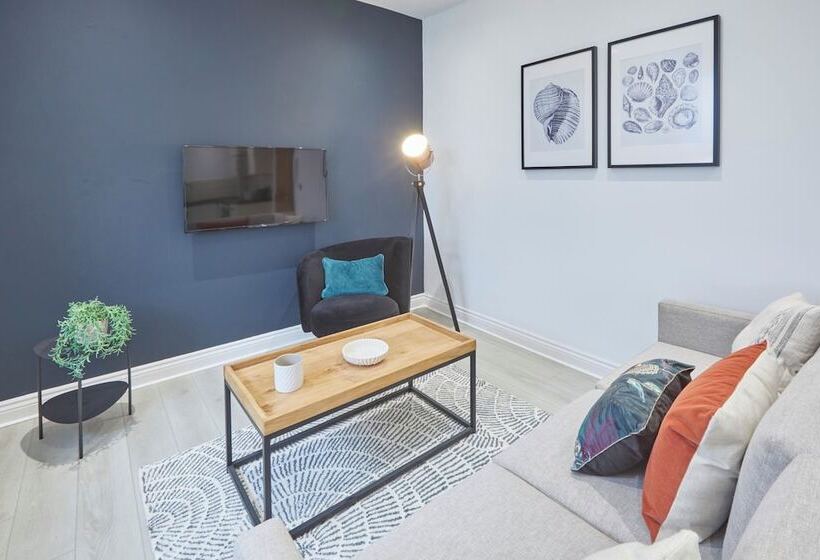 Host & Stay   North Quay Apartments