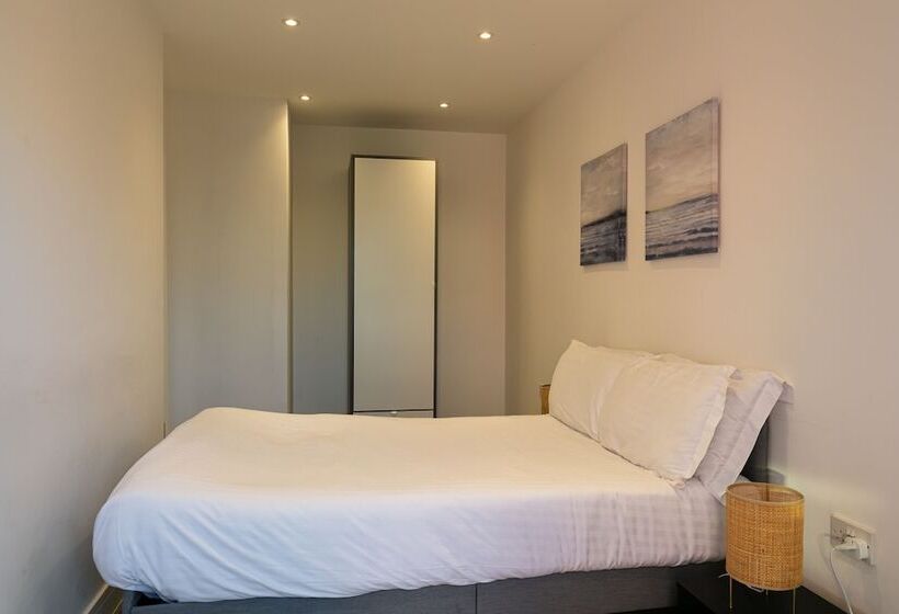 Charles Hope London Hounslow