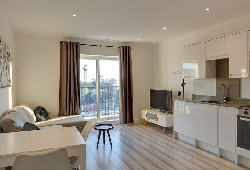 Charles Hope London Hounslow