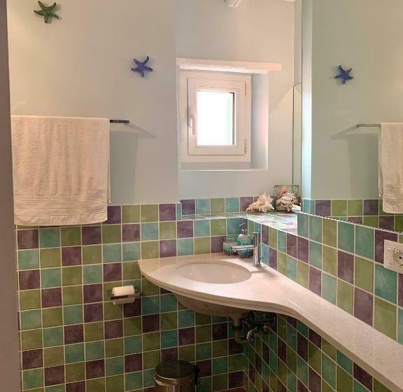 L Angolo Di Mare [centro Di Sirolo]