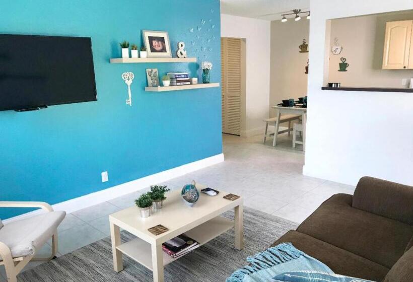 Lunasea Apt Downtown Airport Cruise