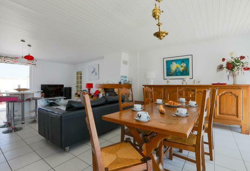 Maison Confortable A Deux Pas Du Village