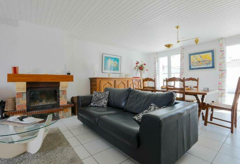 Maison Confortable A Deux Pas Du Village