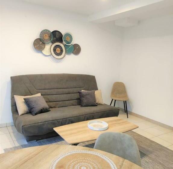 Majorbnbvery Comfortable Renovated Apartment With Garden Close To Swiss A1