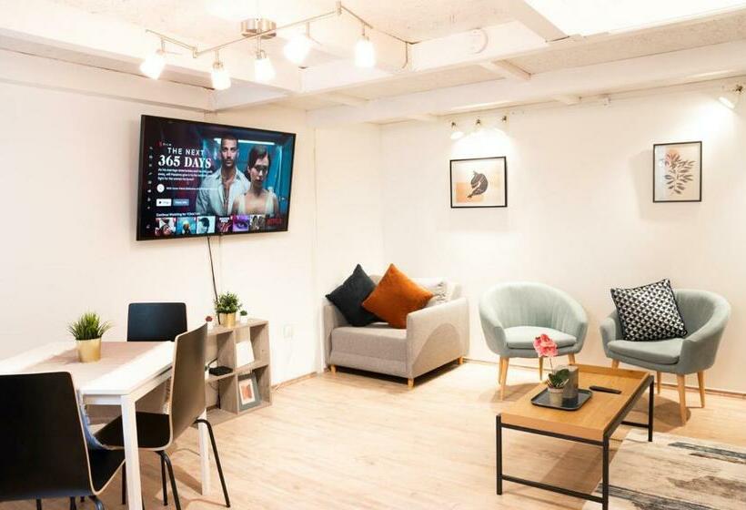 Quiet & Central Stylish Apt With Patio