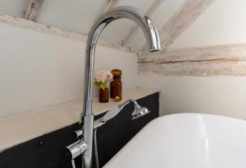 Boddington Mill, Enchanting 3 Bdr Retreat By Oriri