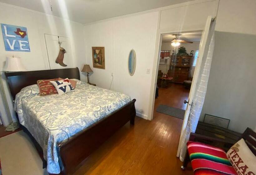 11th St. Casa Blanca Bandera, Tx