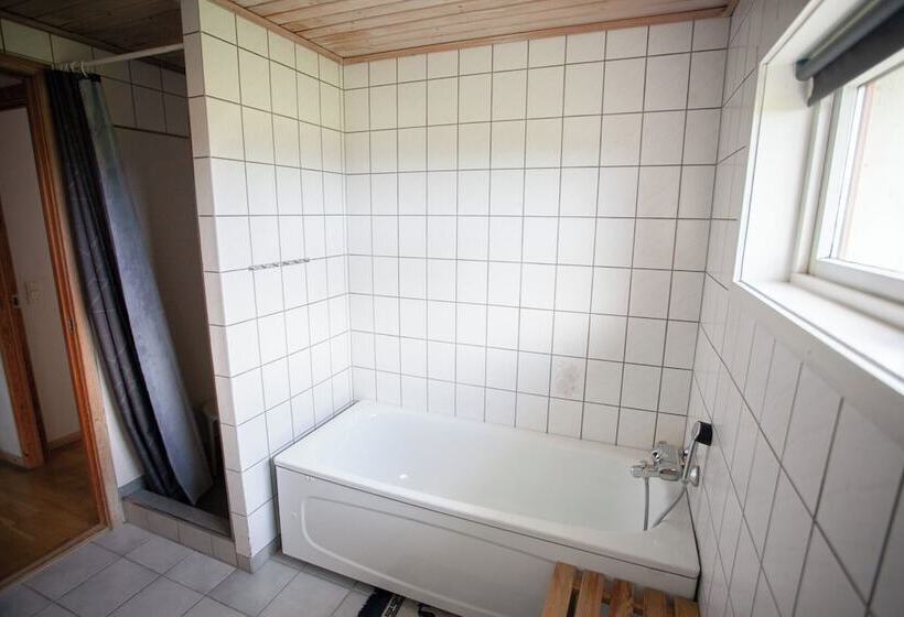 4 Bedroom Apartment   20 Min Walk From City Centre   Nature