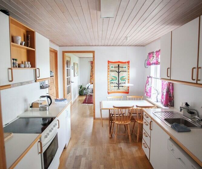 4 Bedroom Apartment   20 Min Walk From City Centre   Nature