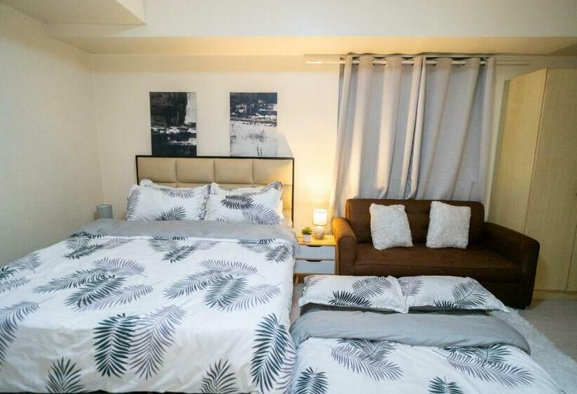 A2j Luxury 2br Bgc Suite Near Sm Aura, Market2x