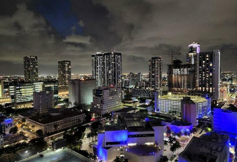 Amazing Condo In Downtown Miami/brickell W/parking