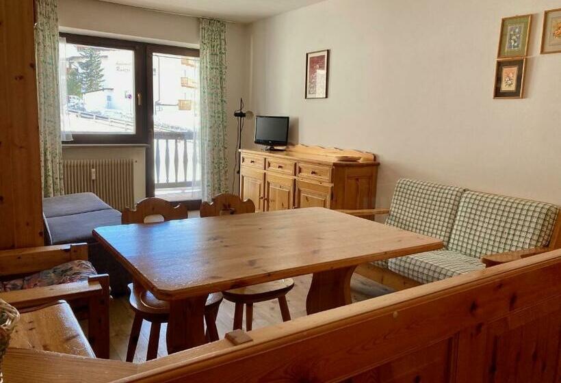 Appartamento A San Cassiano Nel Cuore Dell Alta Val Badia In Confortevole Residence A Pochi Passi Da