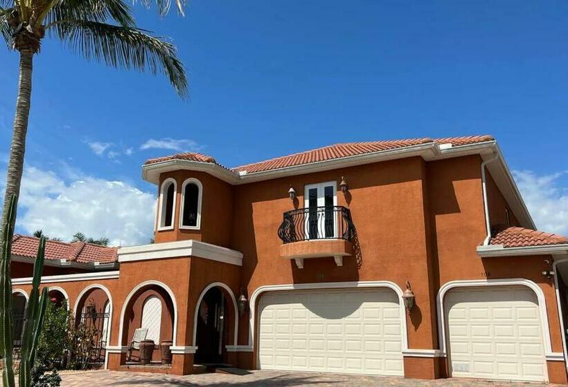 Casa Del Sol   Mediterranean Style Waterfront Pool Home