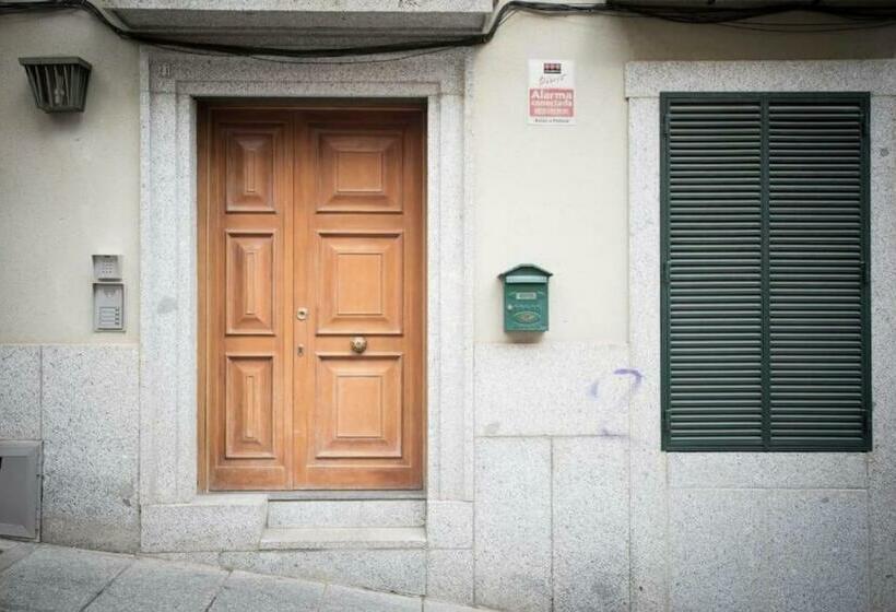 Fabulos ático Con Vistas Al Monasterio