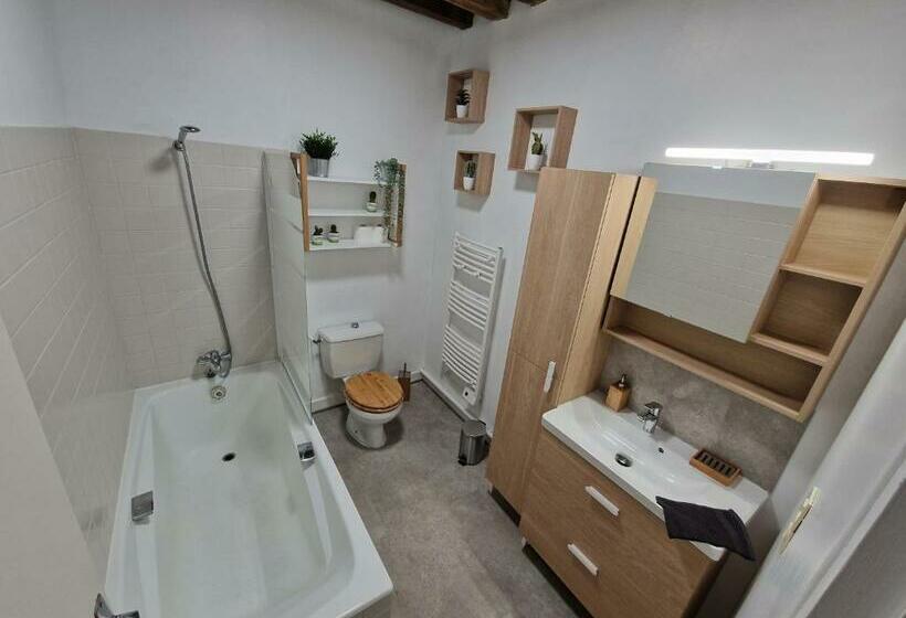 Le Saint Jean Et Son Parking Privée