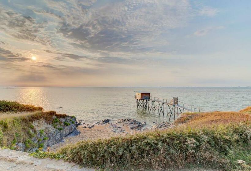 Maison De Famille Face Mer A La Plaine Sur Mer