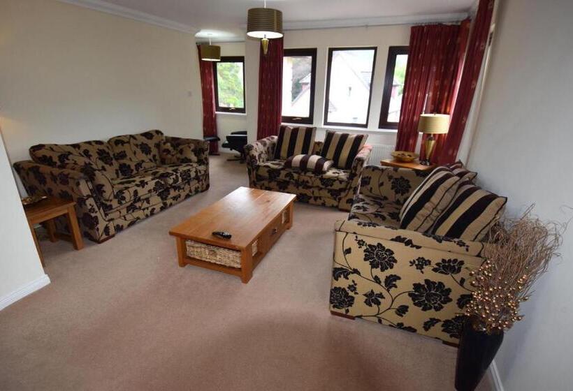 Ridgeview Villa   Partial Loch View