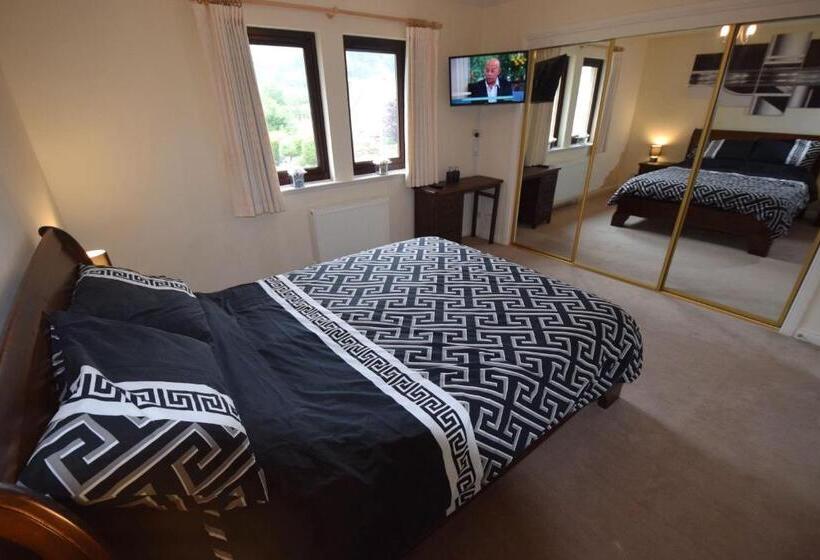 Ridgeview Villa   Partial Loch View