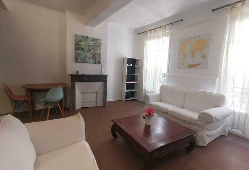 Studio Toulon 2nd Floor