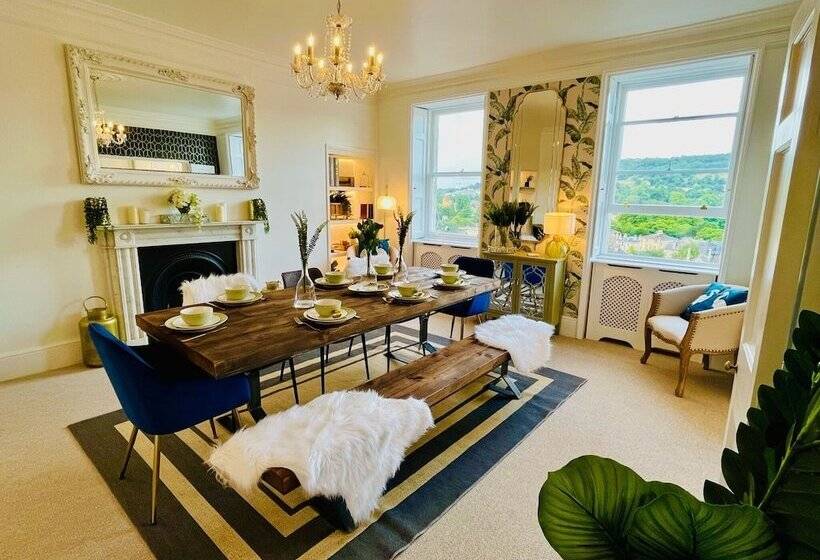 The Paragon Penthouse   Stunning Views Over Bath!