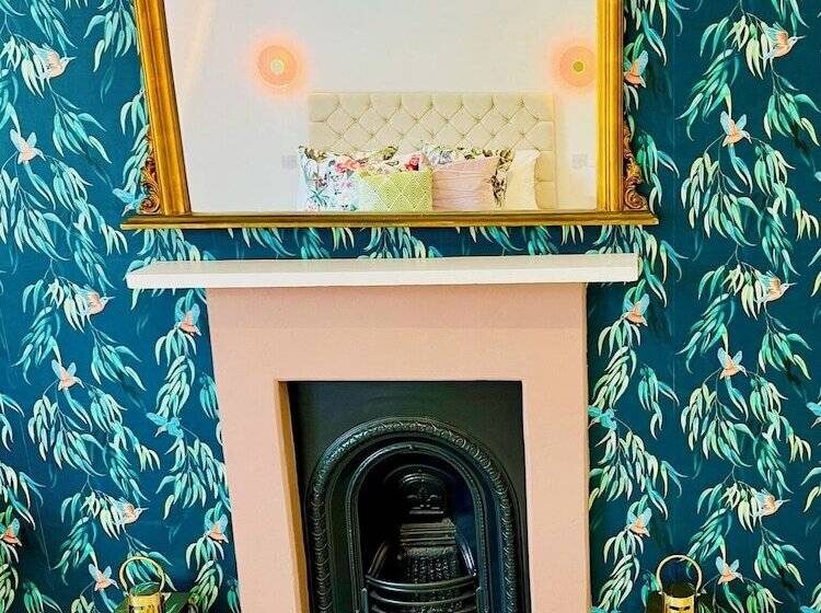 The Paragon Penthouse   Stunning Views Over Bath!