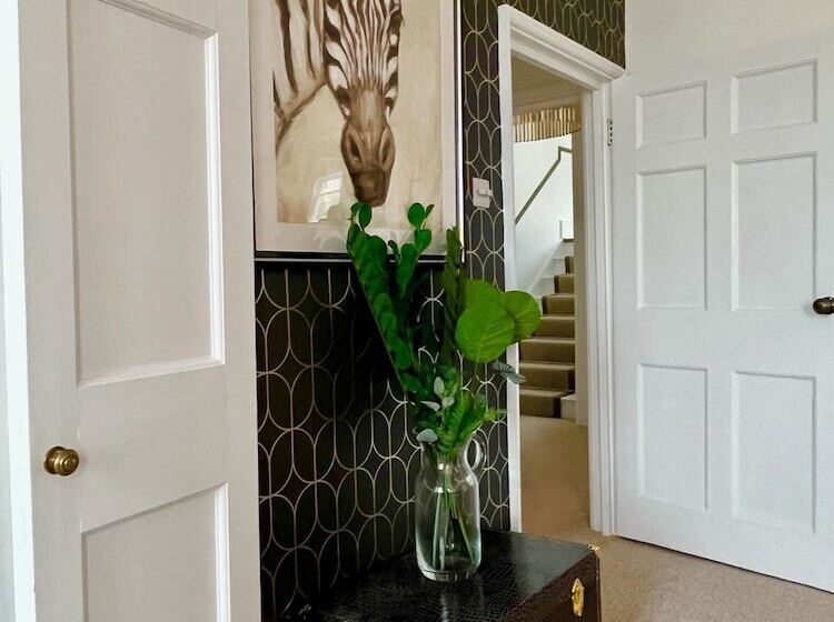 The Paragon Penthouse   Stunning Views Over Bath!