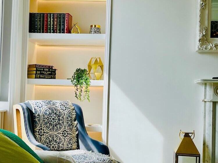 The Paragon Penthouse   Stunning Views Over Bath!