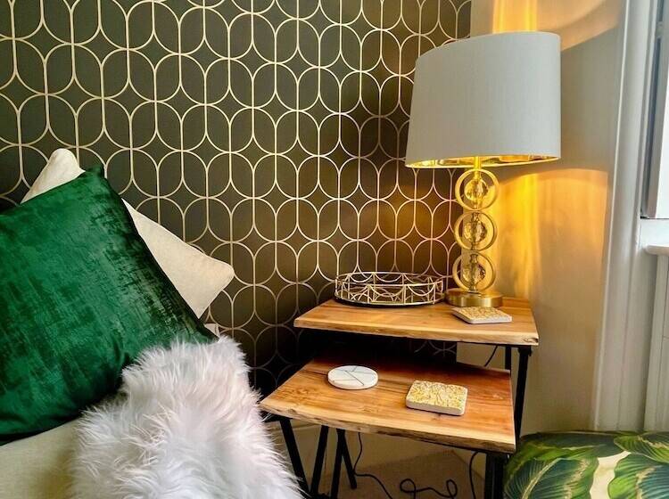 The Paragon Penthouse   Stunning Views Over Bath!