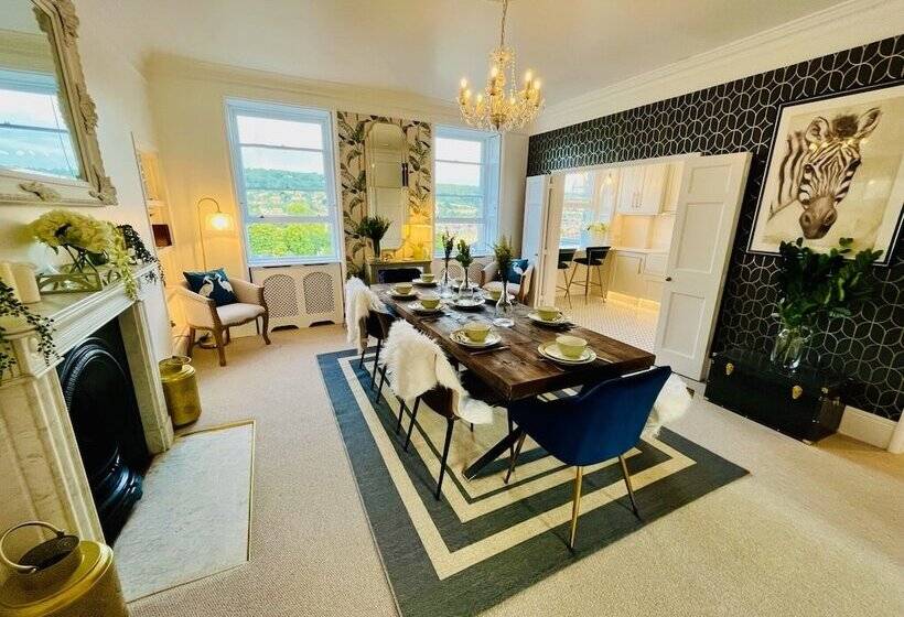 The Paragon Penthouse   Stunning Views Over Bath!
