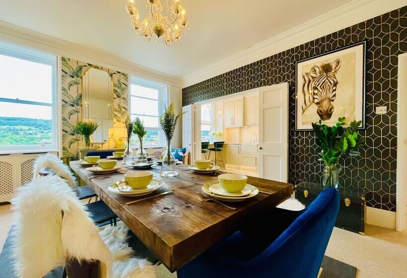 The Paragon Penthouse   Stunning Views Over Bath!