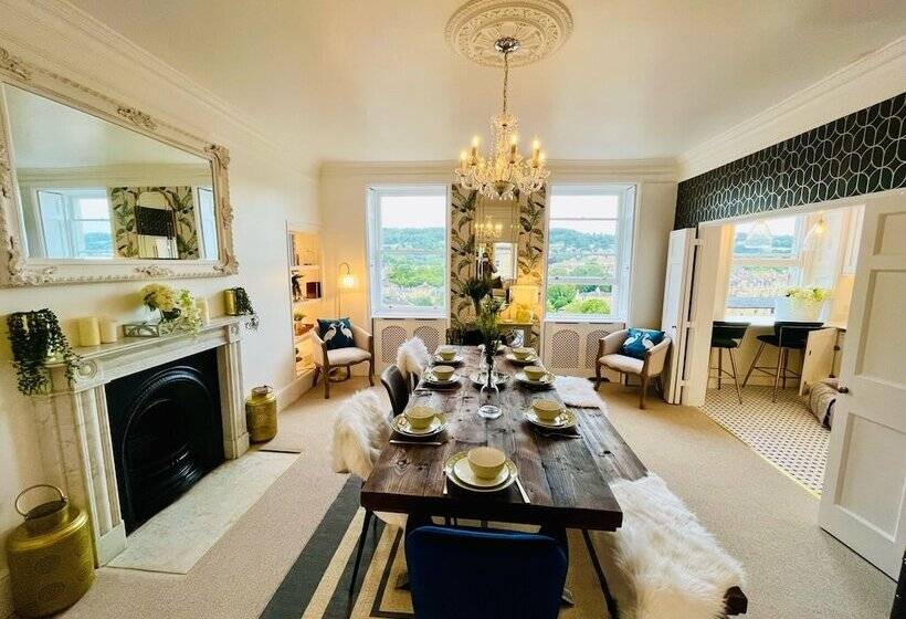 The Paragon Penthouse   Stunning Views Over Bath!