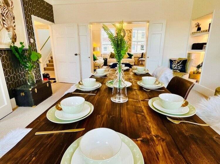 The Paragon Penthouse   Stunning Views Over Bath!