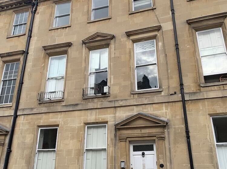 The Paragon Penthouse   Stunning Views Over Bath!