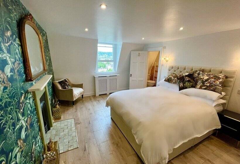 The Paragon Penthouse   Stunning Views Over Bath!