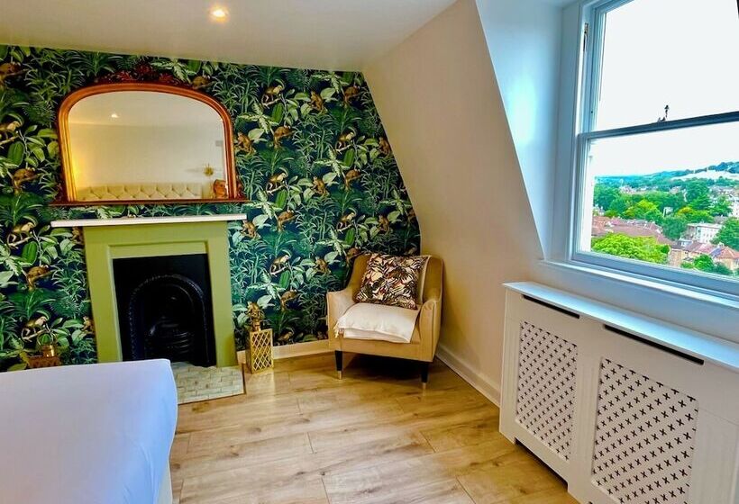 The Paragon Penthouse   Stunning Views Over Bath!