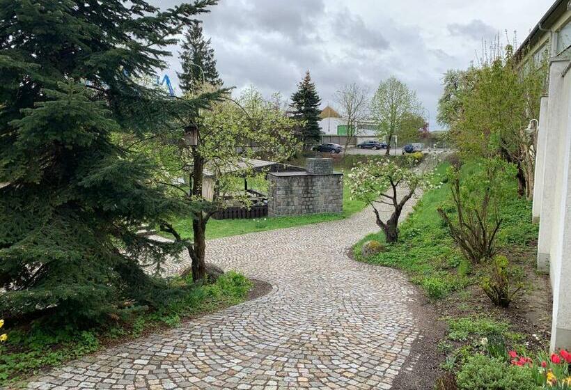 Villa Mit Pool Und Grillplatz In Regensburg