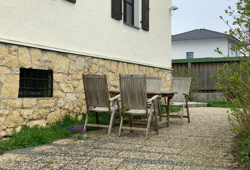 Villa Mit Pool Und Grillplatz In Regensburg