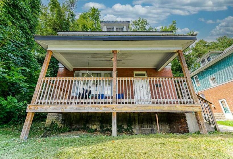 Awesome House, 5 Minutes To Dt, 2 Miles To Stadium And Ruby Memorial!